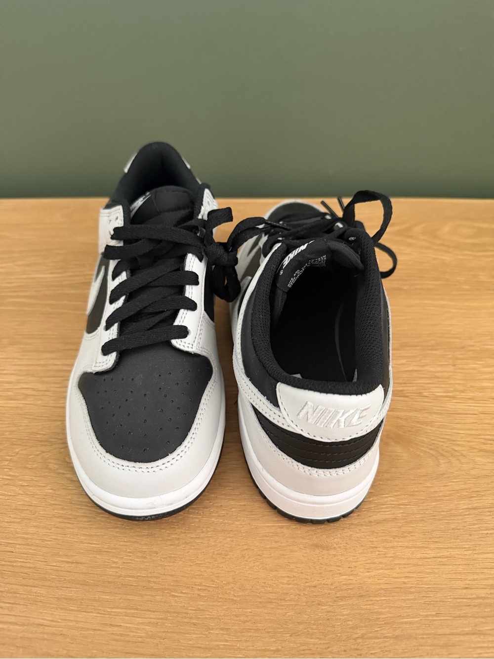 Nike Black and White Low-Top Sneakers - Picture 2 of 3